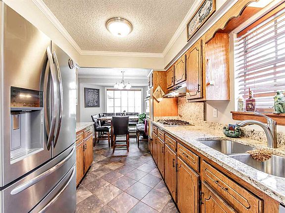 4th image of 206 Lafayette Woods Blvd