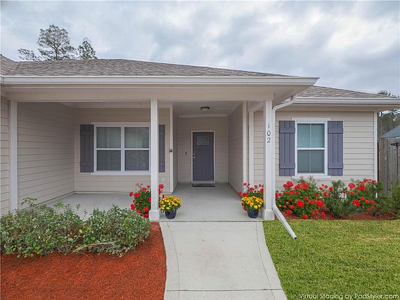 4th image of 102 Logans Way