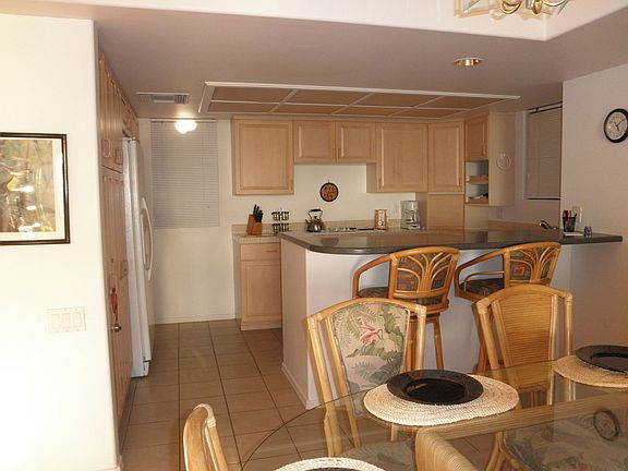 Open Kitchen/Dining area