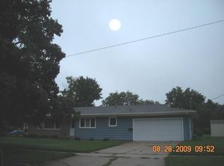 2305 Rutledge Ave, Janesville, WI 53545