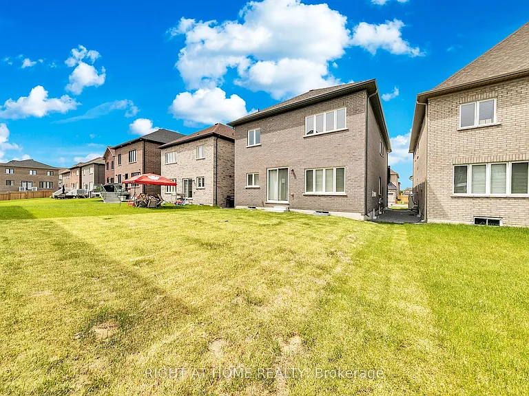 3 Speciosa St #UPPER — Photo 4
