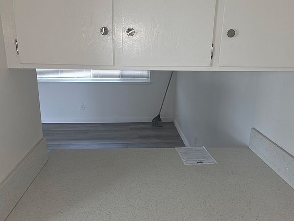 5th image of 2582 E Carson St #7