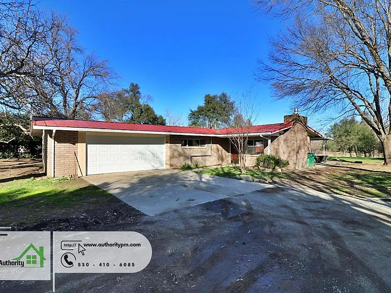 8807 Deschutes Rd — Photo 2