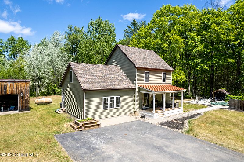 5th image of 97 Dimmick Road