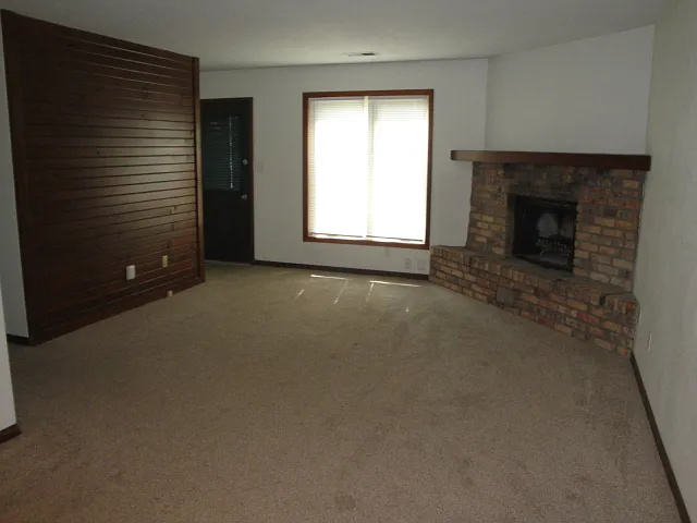 2 bed, 1011 sqft, $900 — Photo 3