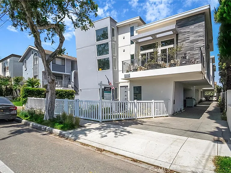 2119 Grant Ave #B — Photo 1