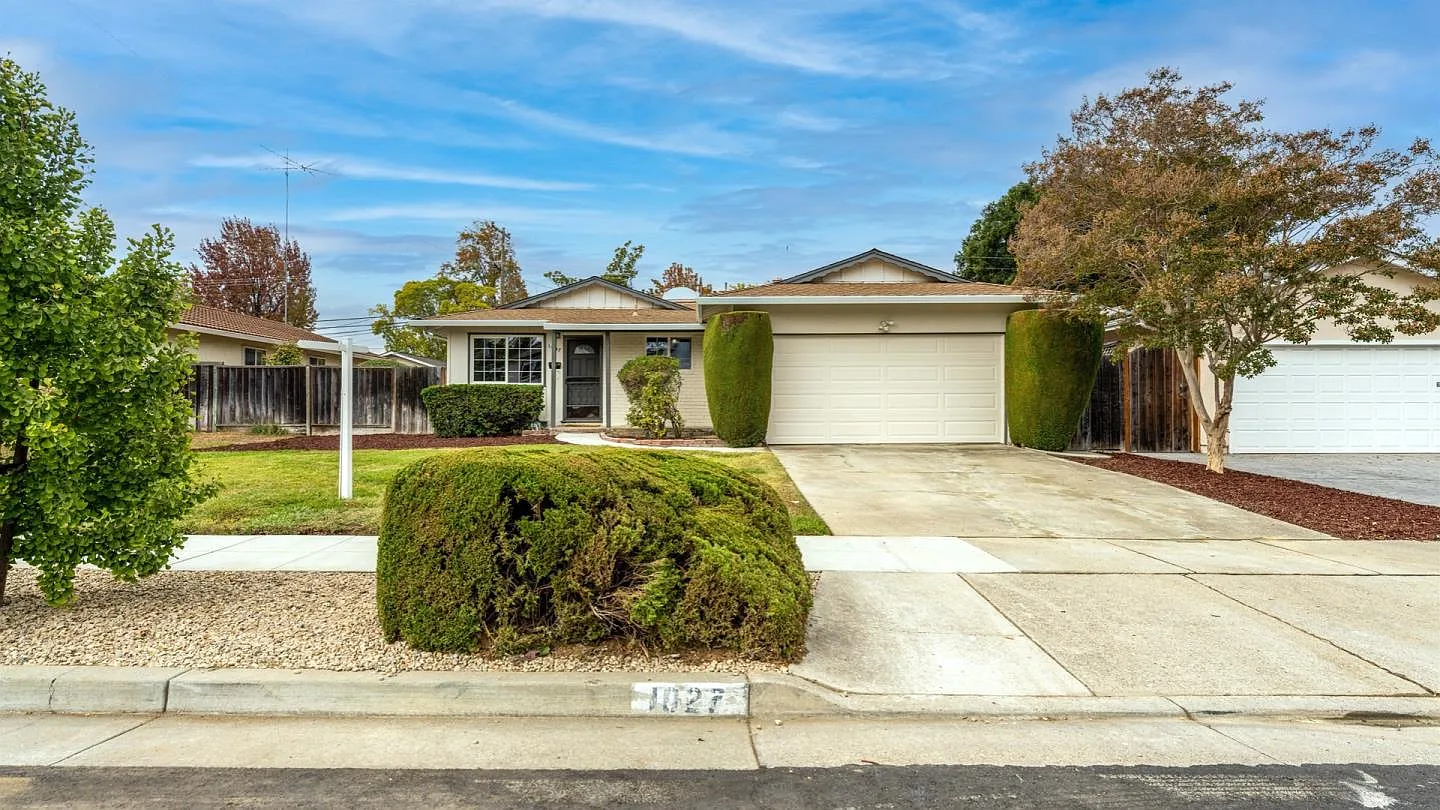 1027 Craig Dr photo 1