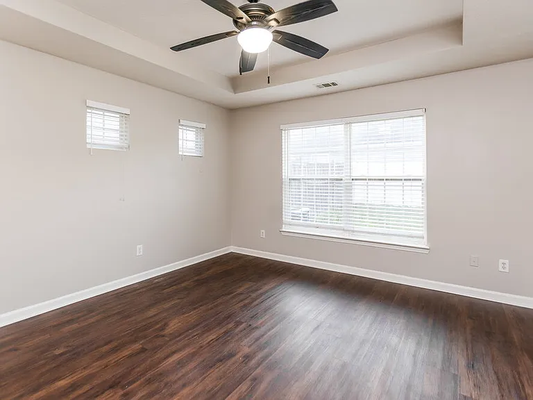 320 Arrowhead Dr — Photo 9