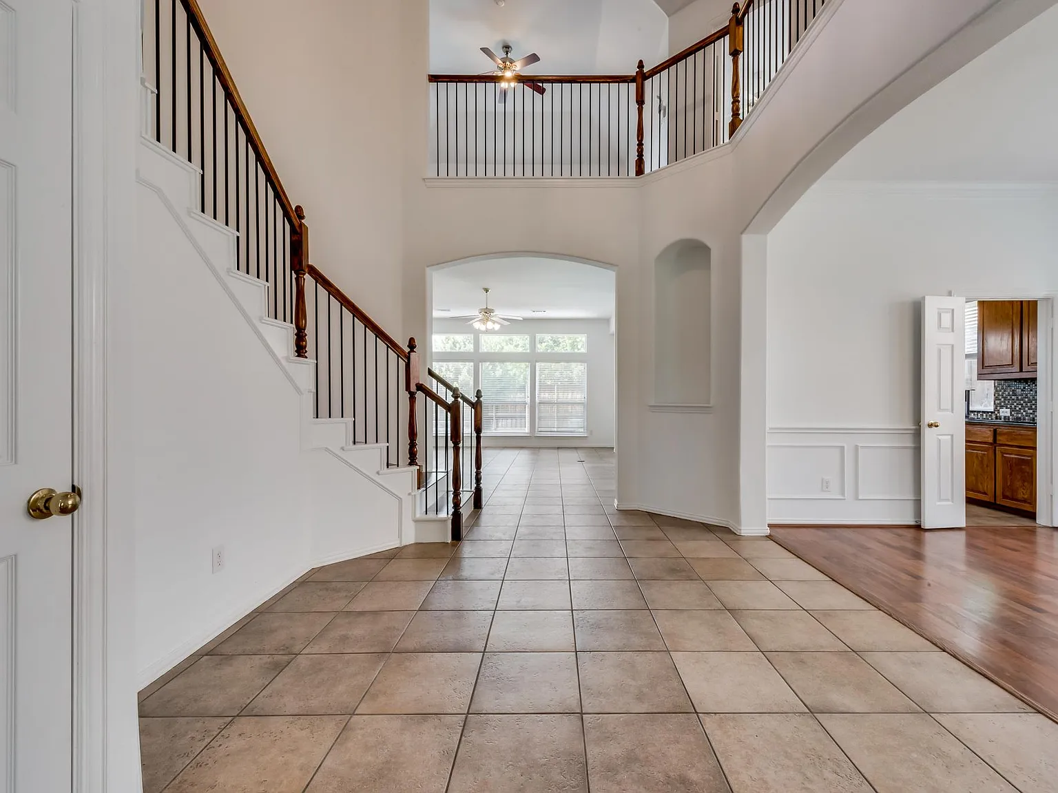 4 bed, 3697 sqft, $3,400 — Photo 2