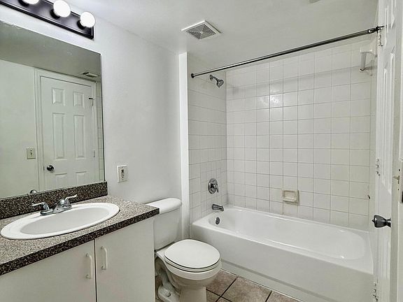 3rd image of 5065 Wiles Rd APT 204