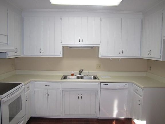 5th image of 414 W Townes Ct