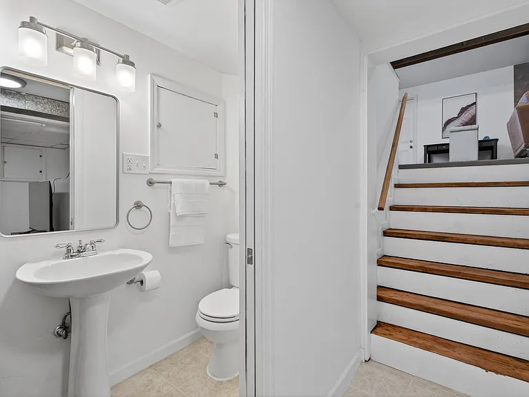 444 Rosedale Ter — Photo 32