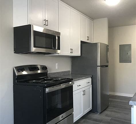 4th image of 400 E 5th St #4