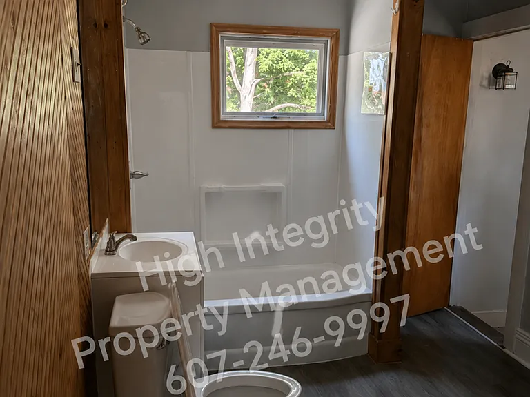 917 Davis St — Photo 9
