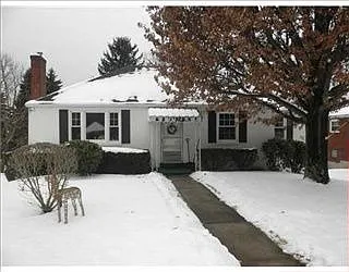 132 Merritt Dr photo 1