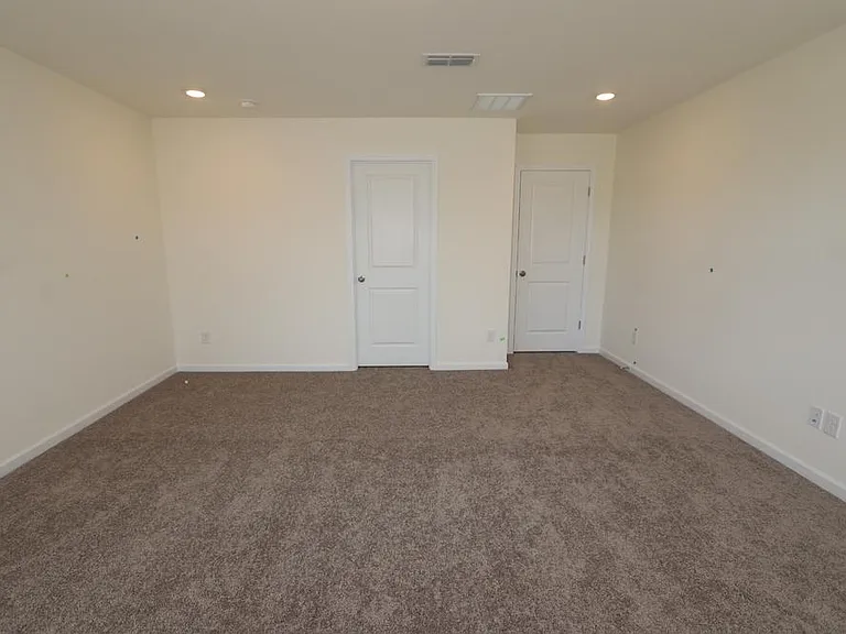 342 Rayland St — Photo 12