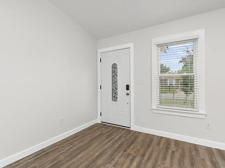 1465 Woodbridge Trl — Photo 10