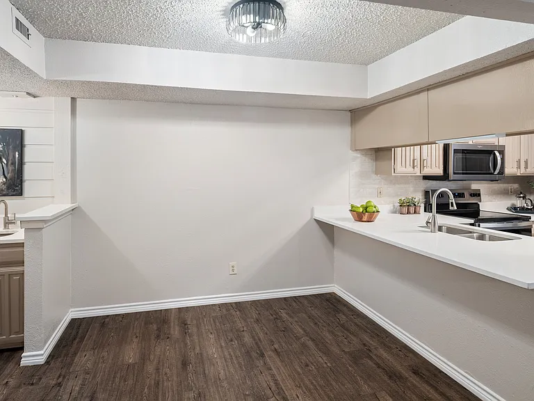 333 Melrose Dr #22D — Photo 12