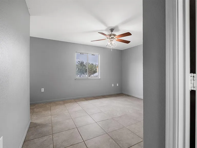 5813 Angel Dr — Photo 16