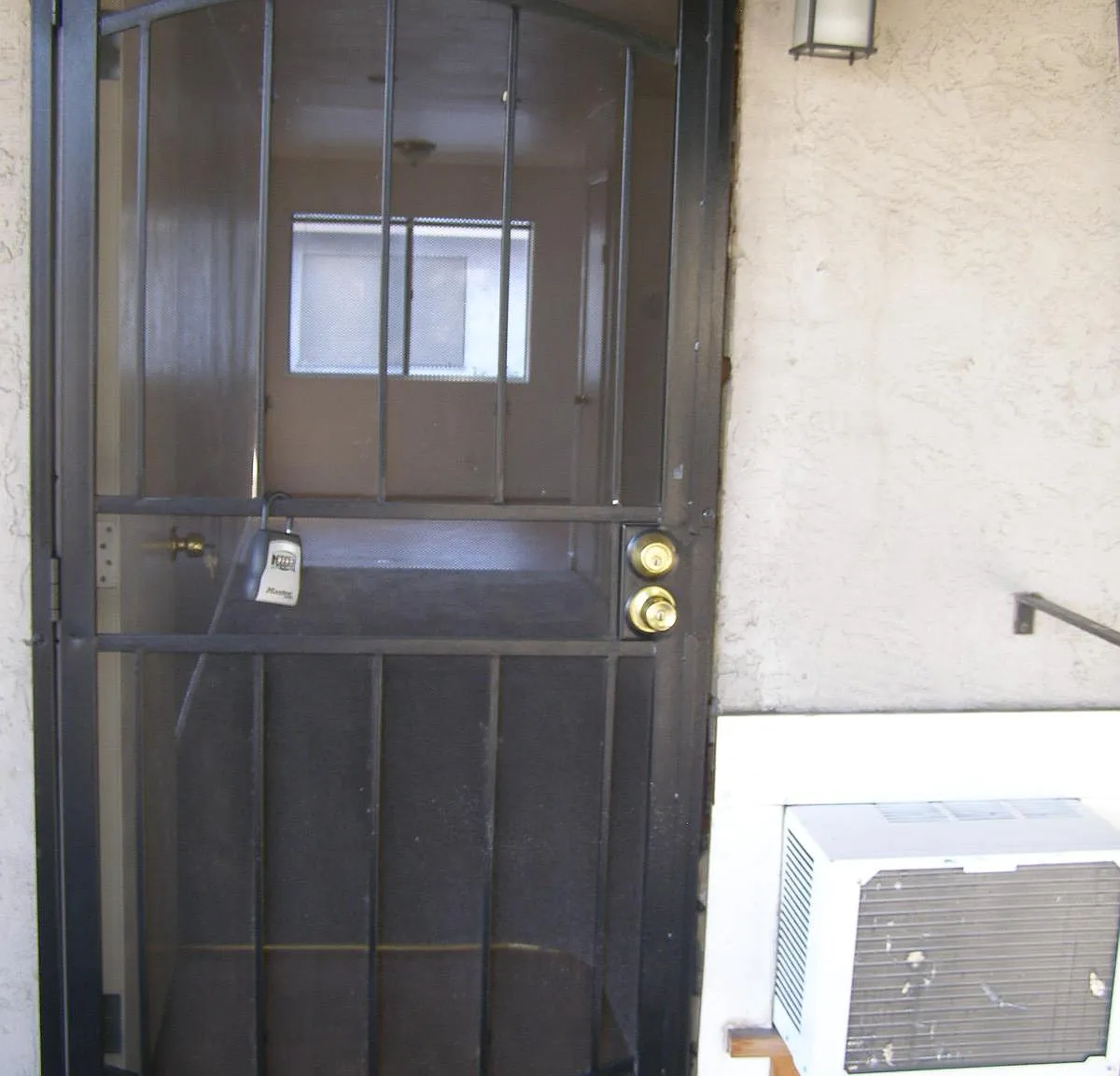 2 bed, 800 sqft, $1,650 — Photo 1
