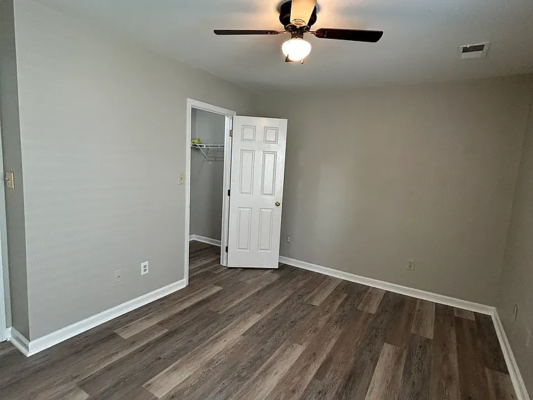 2097 Belmont Dr — Photo 8