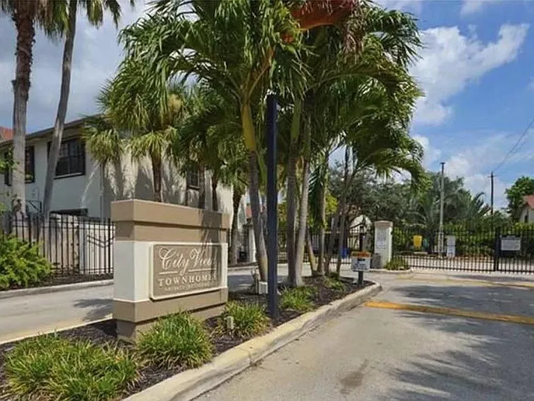 325 City View Dr — Photo 22