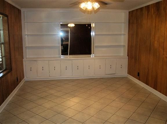 3rd image of 6064 White Oak Rd