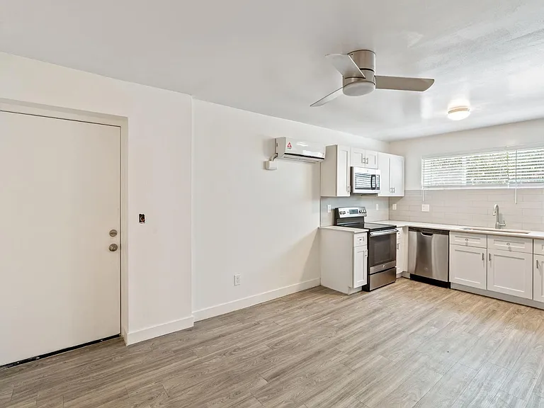 1707 N 18th St #B8 — Photo 8