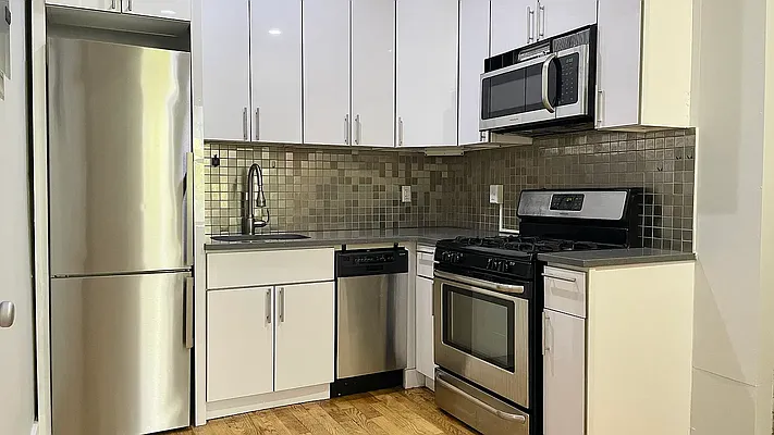 Kitchen, photo 2
