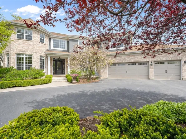 3390 Whirlaway Dr, Northbrook, IL 60062