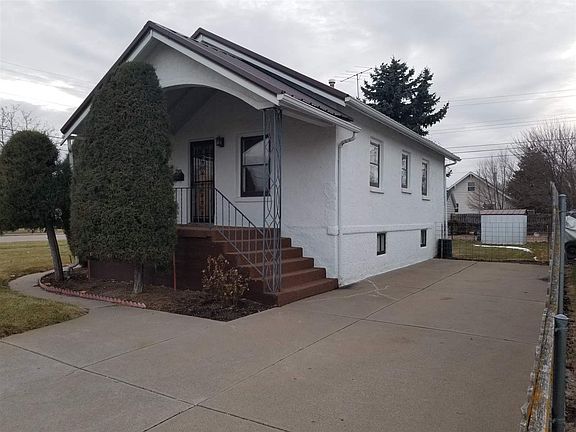 2nd image of 420 N Cottonwood St