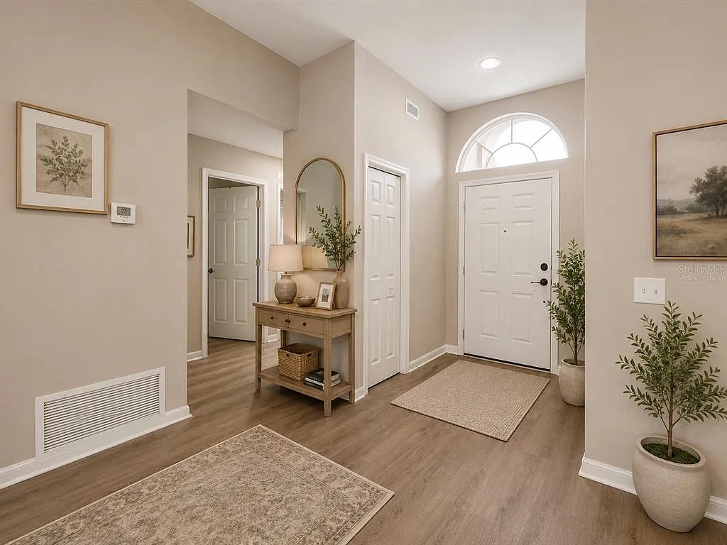 4 bed, 2.0 bath, 1913 sqft, $2,900 — Photo 3