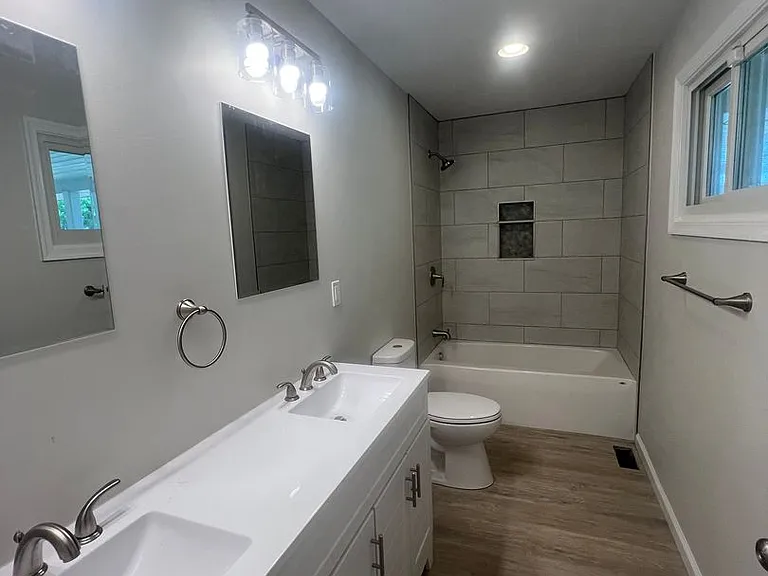 403 D St — Photo 3
