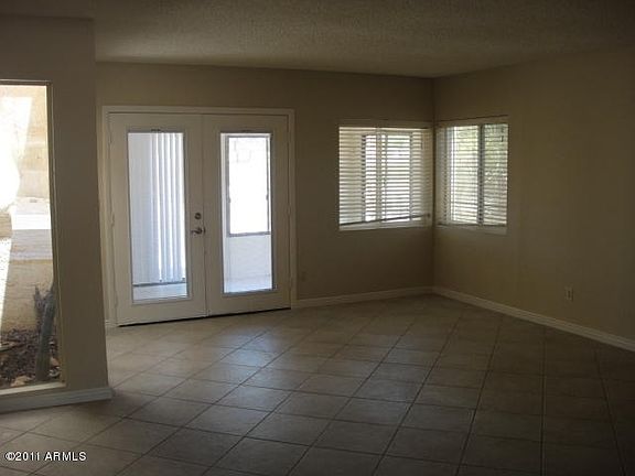 Open Great Room w/ Views of Golf Course