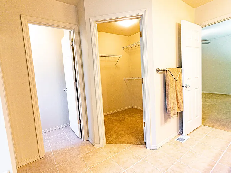 Walk-in Closet