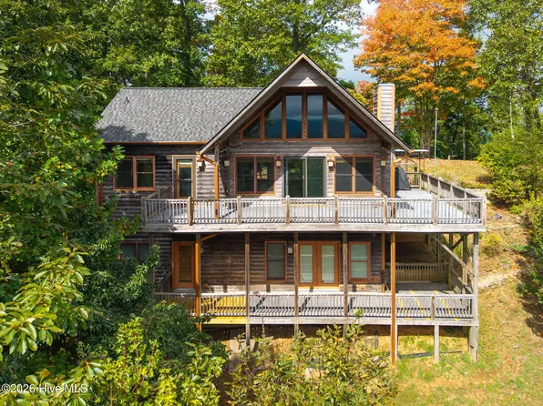 175 Bear Trace, Brasstown, NC 28902