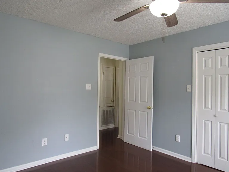 35 G St — Photo 8