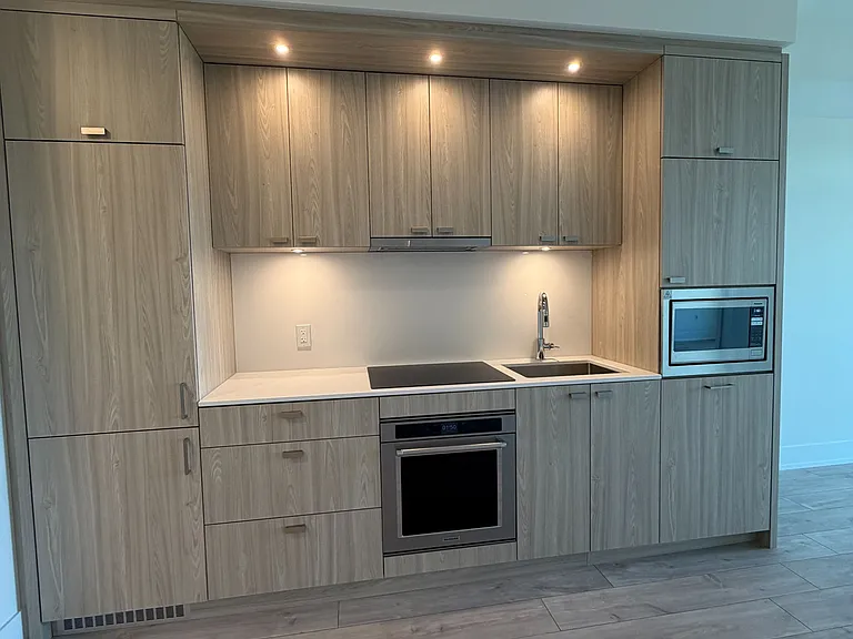 858 Dupont St #721 — Photo 9
