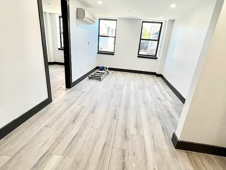 868 New York Ave #3 — Photo 2