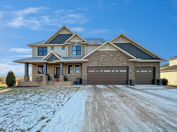 621 6th St SW, Surrey, ND 58785