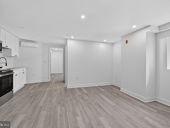 2nd image of 4623 Sansom St #3