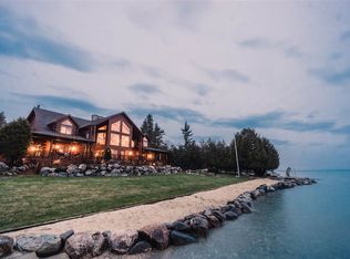 11280 Evergreen Ln, Charlevoix, MI 49720