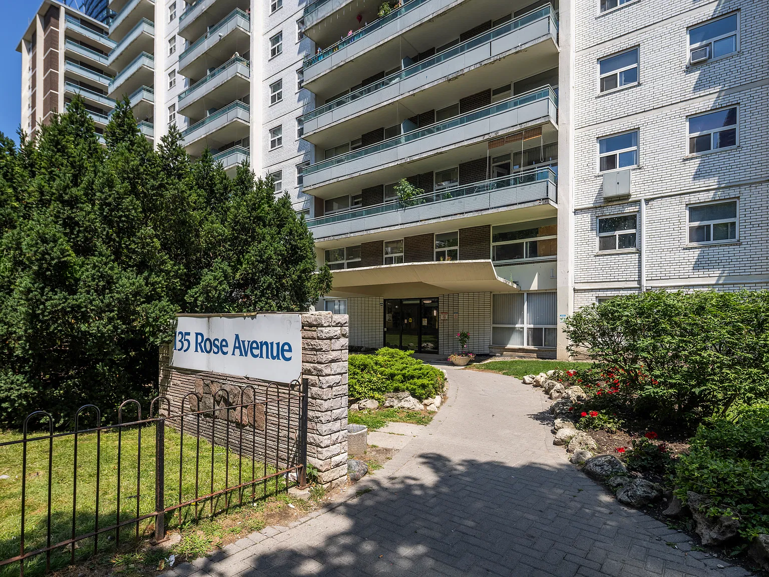 Rose Park — Photo 1
