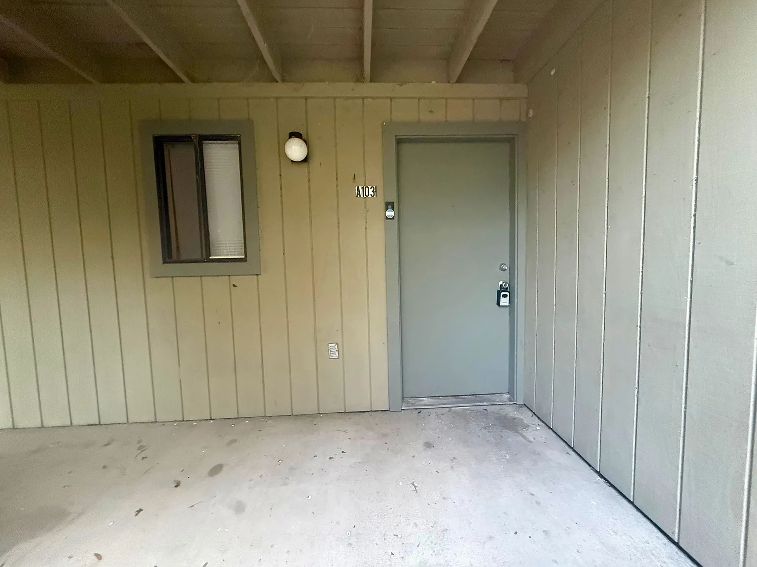 2 bed, 874 sqft, $1,245 — Photo 2