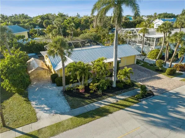 216 85th Street, Holmes Beach, FL 34217