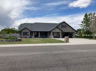 511 34th St, Worland, WY 82401
