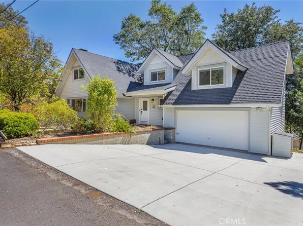 27535 Saint Bernard Ln, Lake Arrowhead, CA 92352