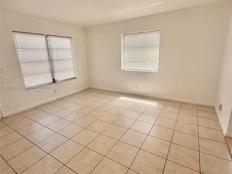 1903 Thomas St #8 — Photo 4