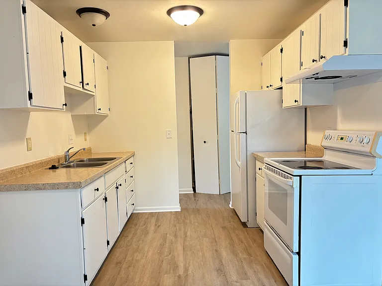 4410 Dwight Dr #1 — Photo 6