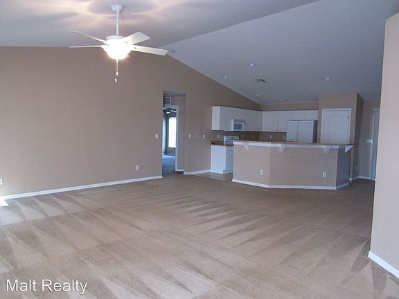 4th image of 621 Kismet Pkwy E